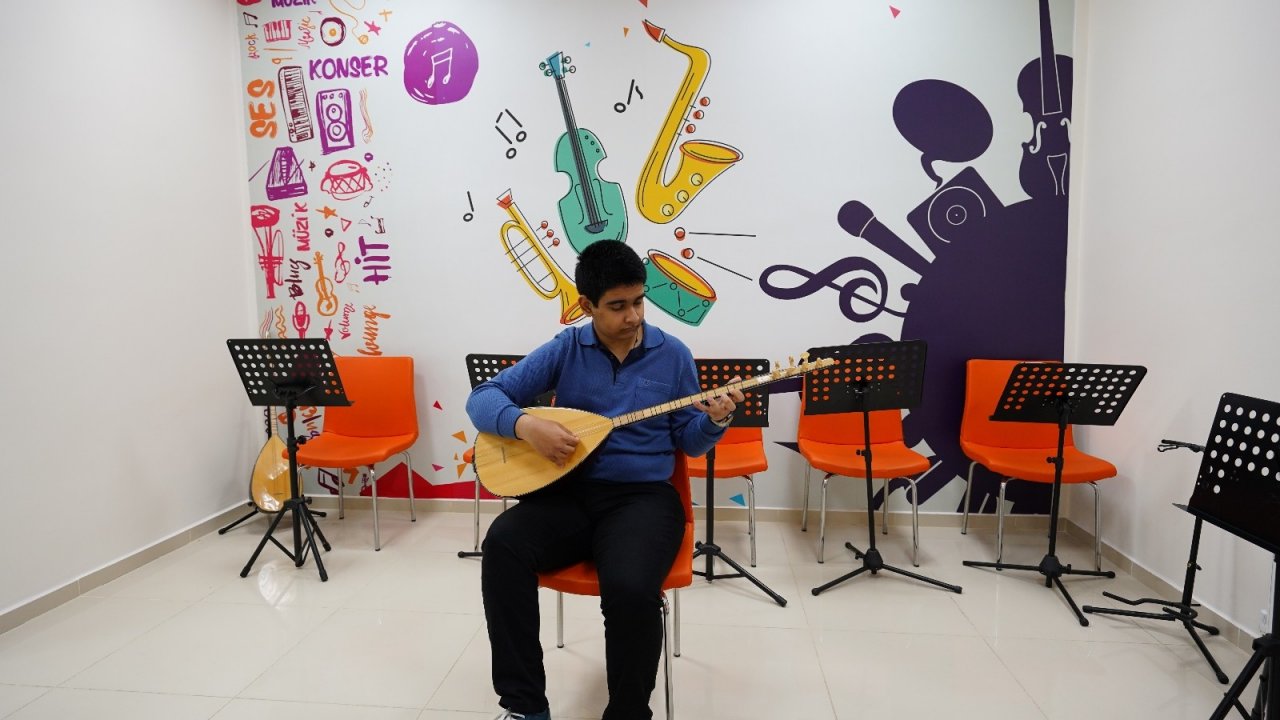 Başakşehirli Eren’in Müzik Aşkı Otizmi Yendi