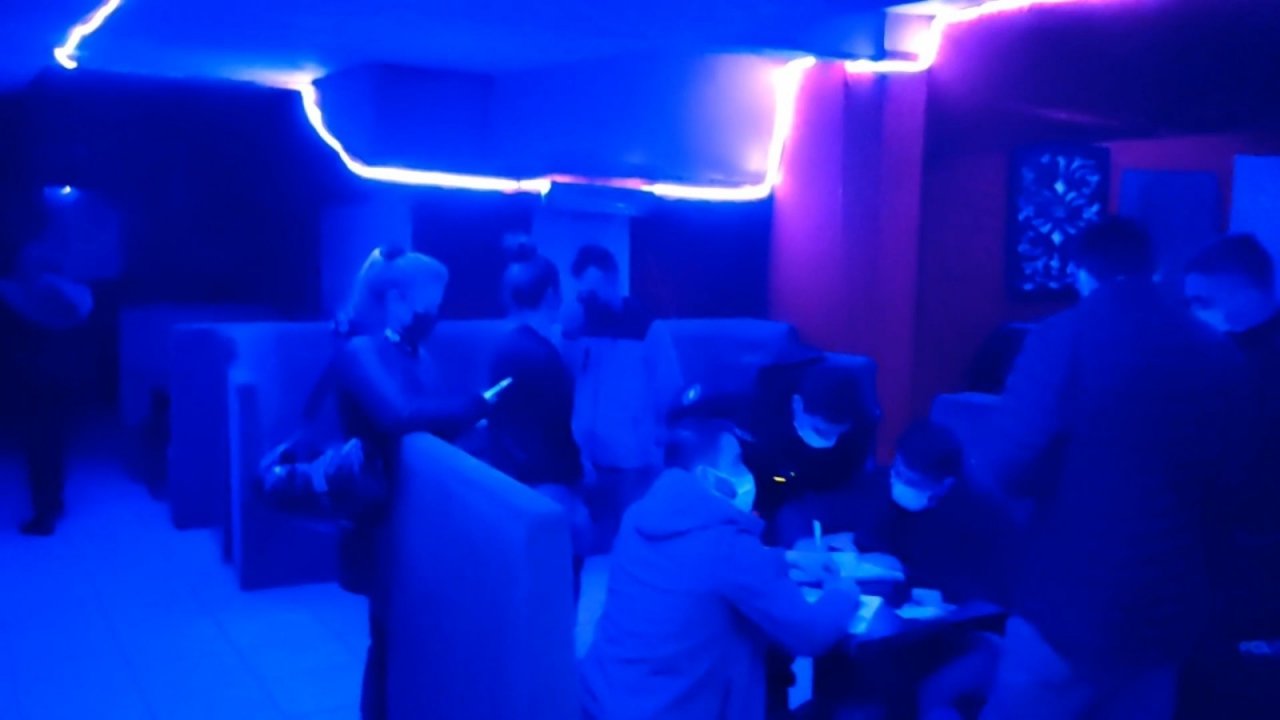 Korona Virüsü Hiçe Saydılar...kaçak Meyhaneye Baskın