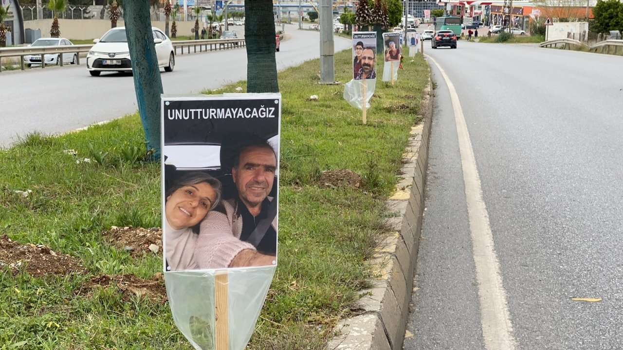 Freni Boşalan Tırın Polis Noktasındaki Araçlara Çarptığı Kazada Ölen 6 Kişi Anıldı