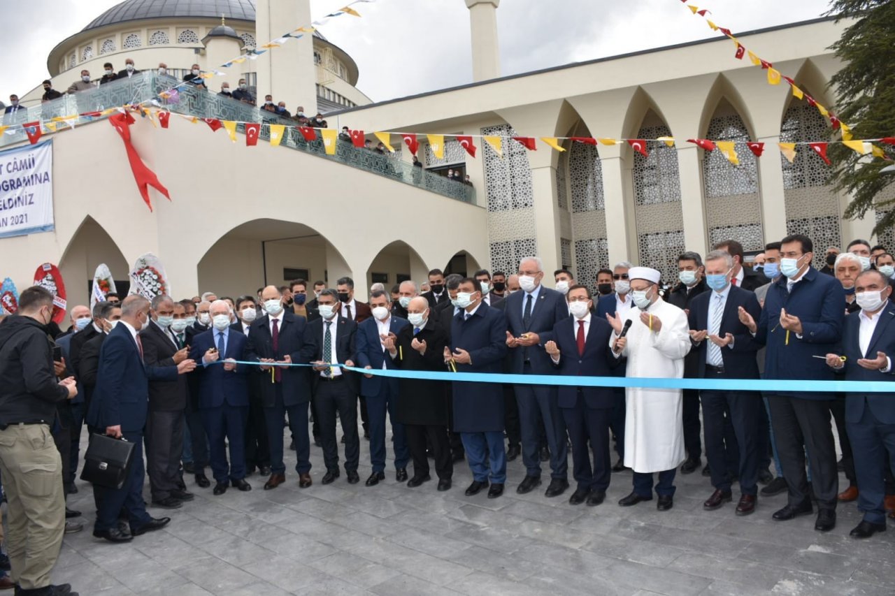 Diyanet İ̇şleri Başkanı Erbaş: "40 Yıl Camisiz Üniversiteler Oldu"