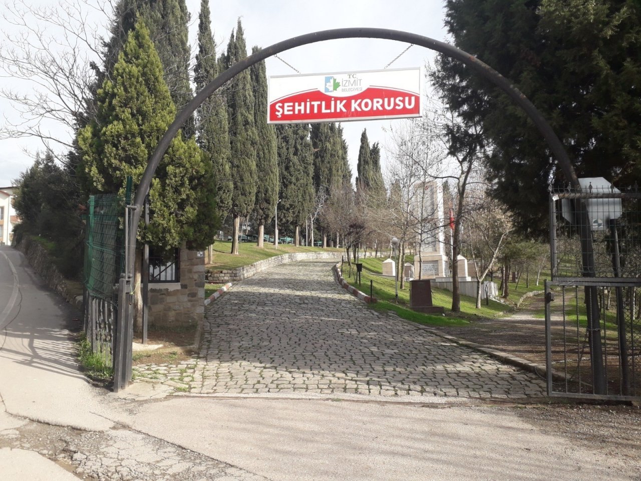 Şehitlik Anıtı Yenileniyor