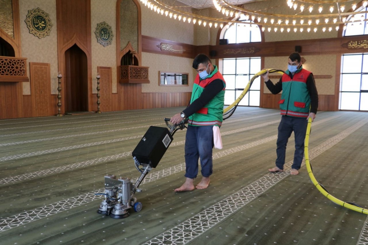Camilerde Ramazan Hazırlığı Başladı