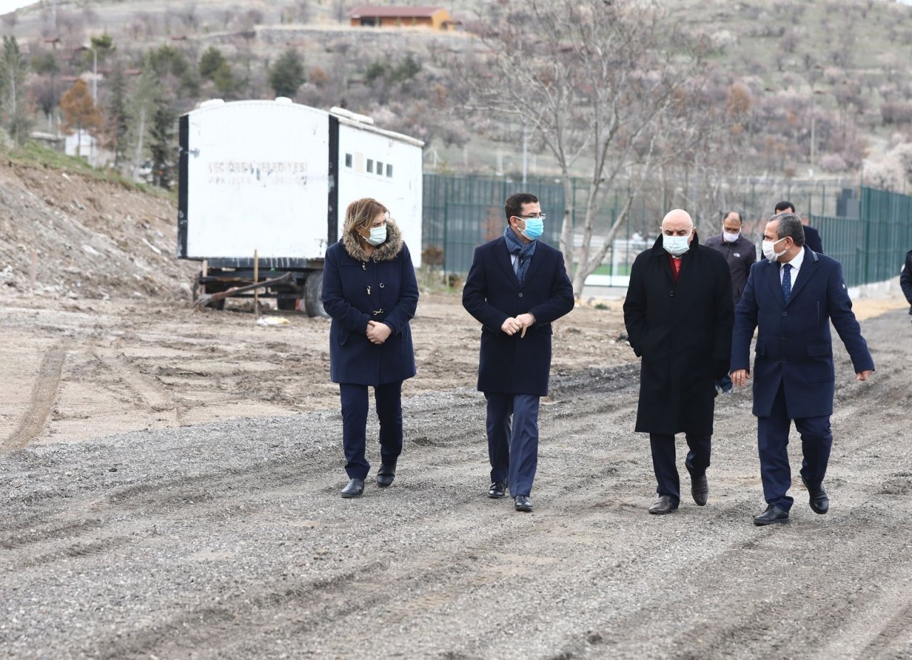Başkan Altınok’tan Nursultan Nazarbayev Parkı’nda Denetim