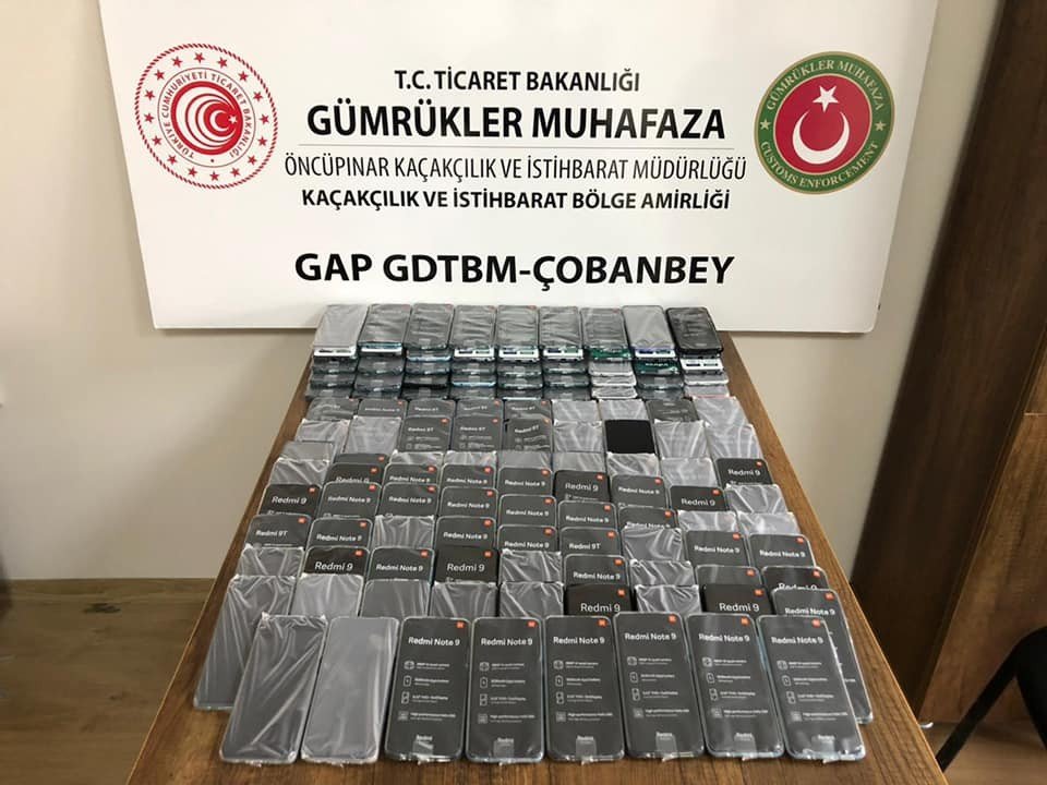 Sınırda 600 Bin Tl Değerinde Kaçak Cep Telefonu Ele Geçirildi