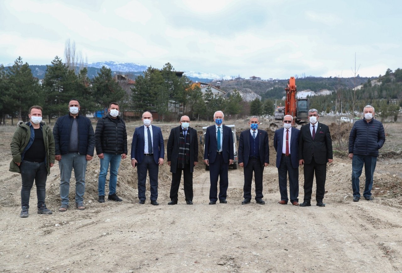 Kütahya’da Millet Bahçesi İnşaatı Başladı