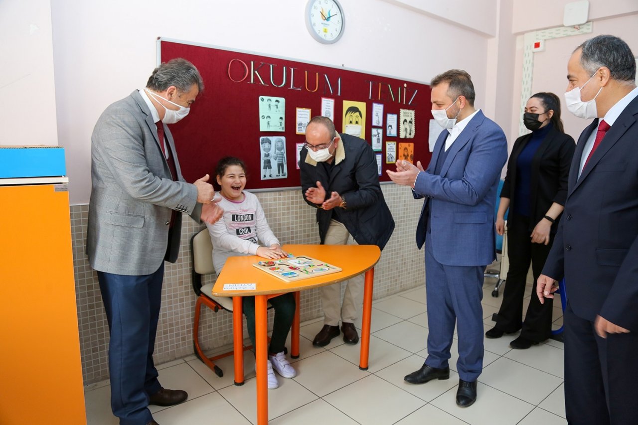 Başkan Kavuş Özel Öğrencilerle Buluştu