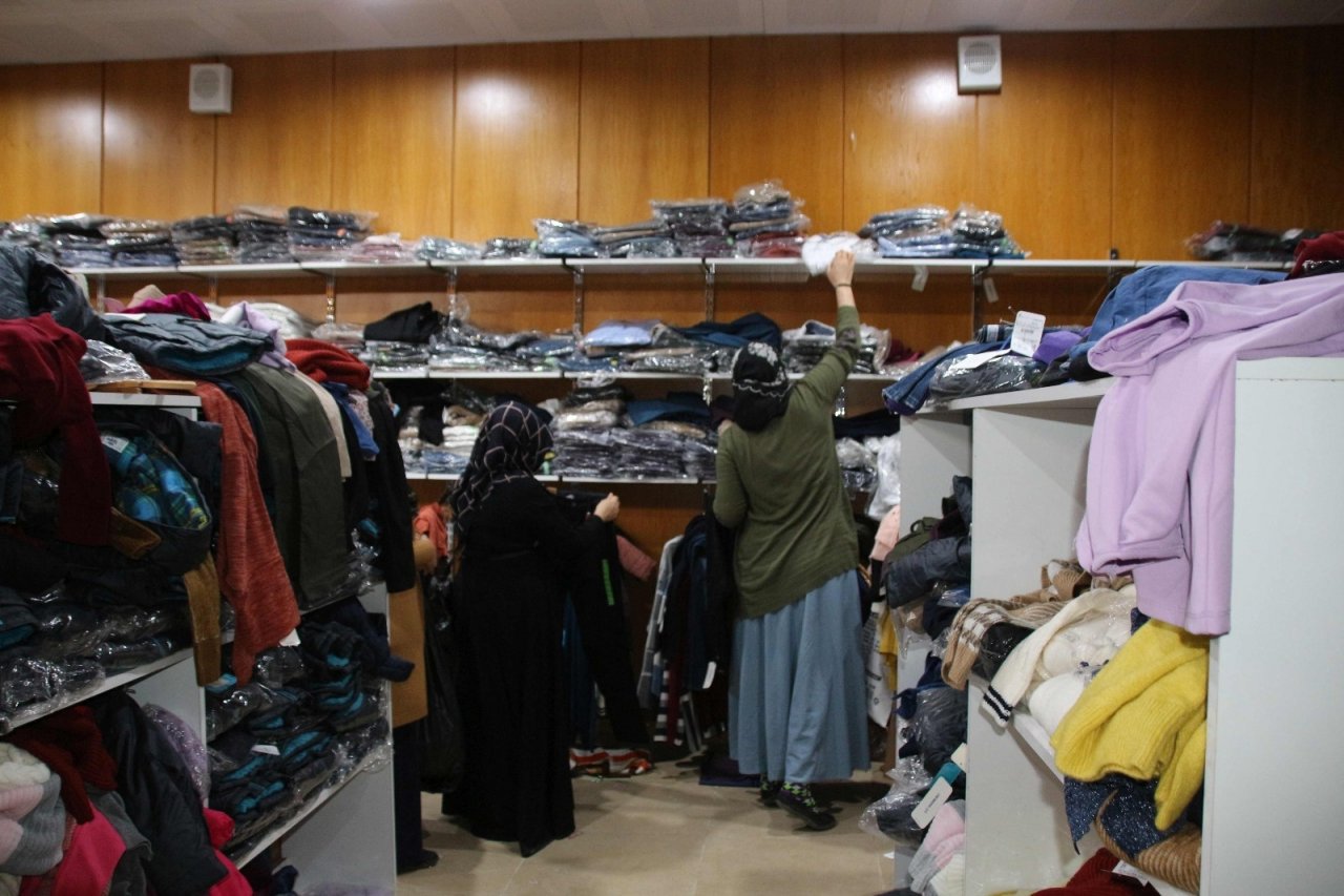 Varto’da İhtiyaç Sahibi 4 Bin Kişiye Giyim Yardımı