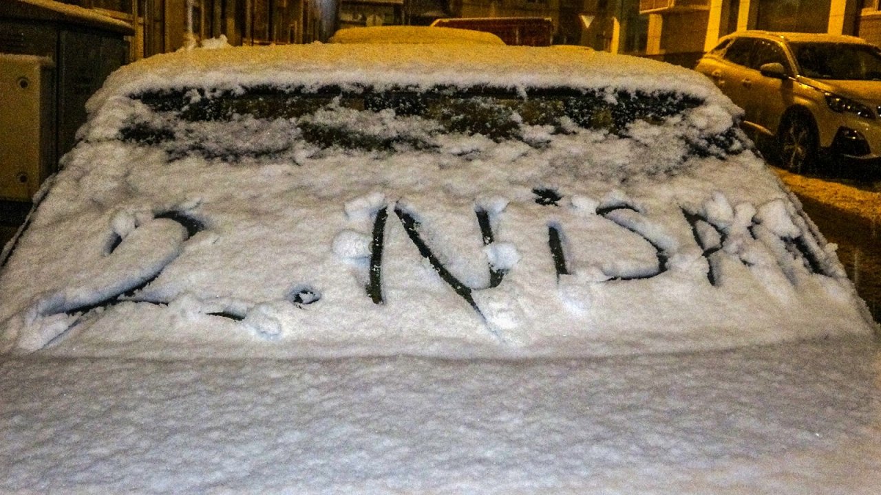 Nisan Ayında Kar Sürprizi: Kent Beyaza Büründü