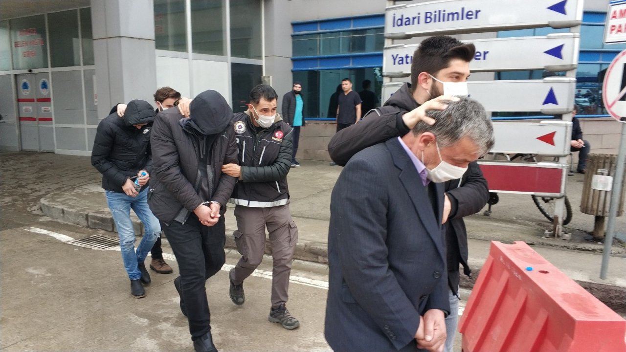 Samsun’da Uyuşturucu Ticaretinden Gözaltına Alınan 5 Zanlı Adliyede