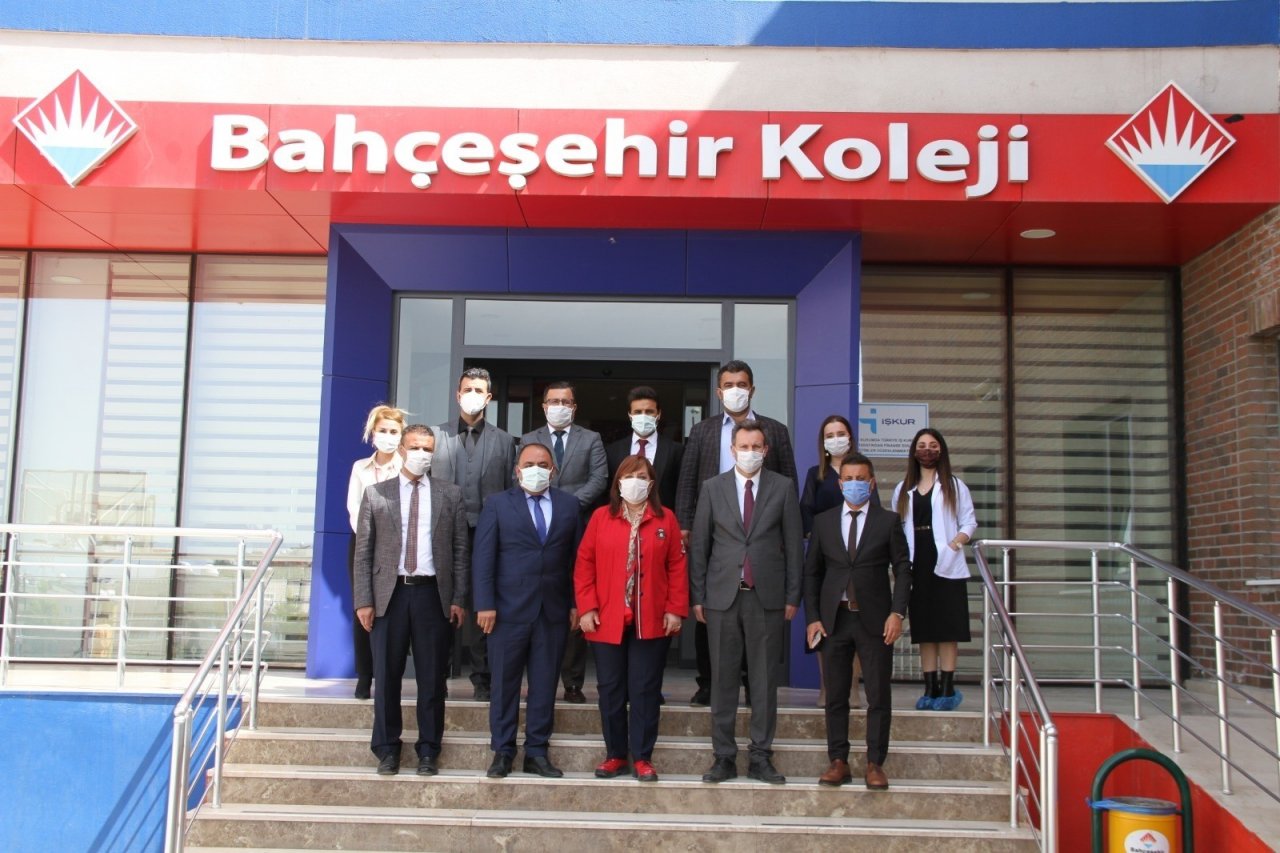 Şırnak İ̇l Milli Eğitim Müdürü Şener, Bahçeşehir Kolejini Ziyaret Etti