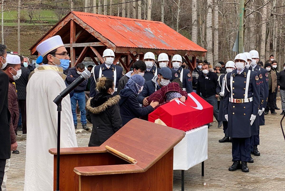 Kazada Hayatını Kaybeden Astsubay Karaman’da Toprağa Verildi