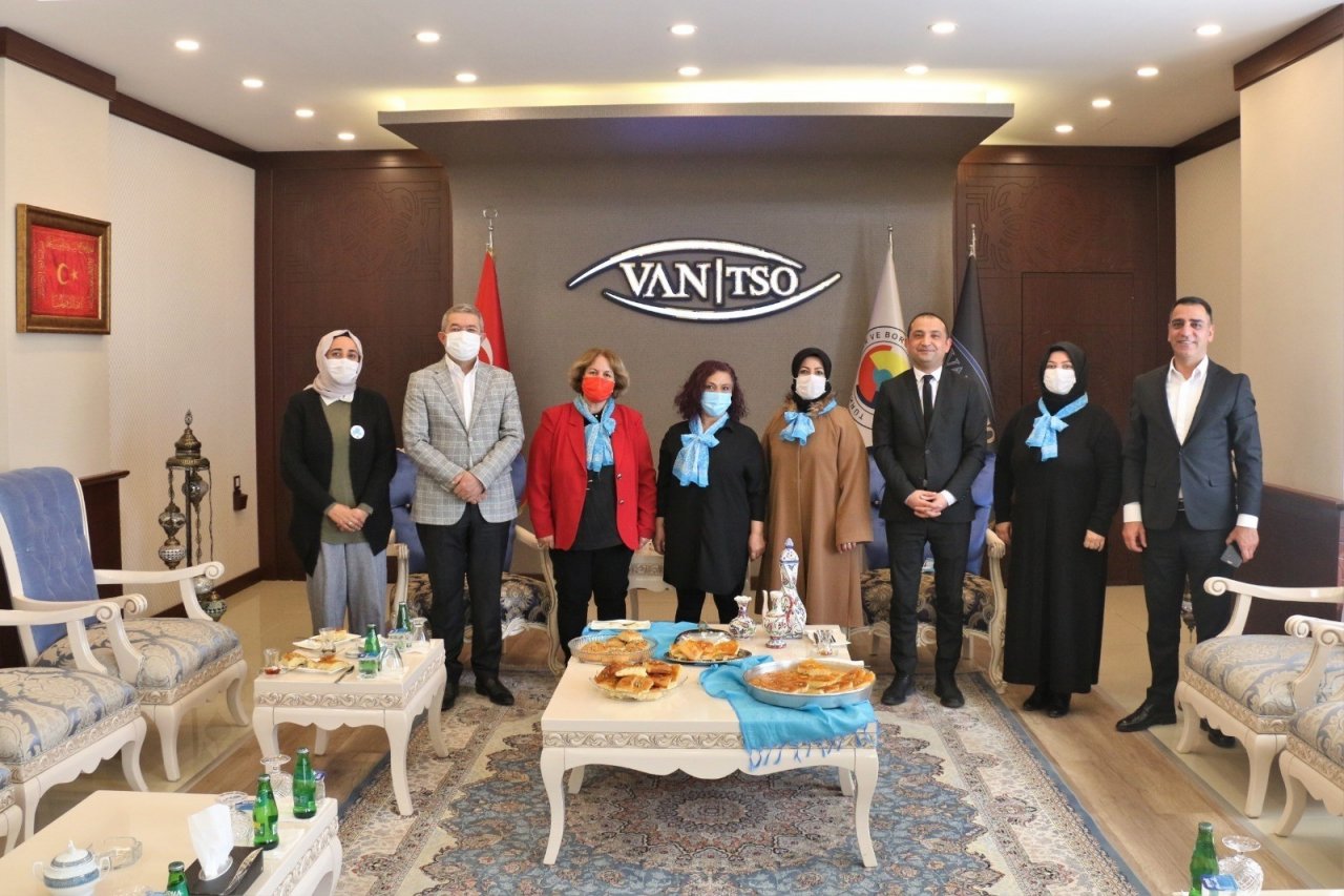 “mavi Fularlılar”dan Van Tso’ya ‘2 Nisan’ Sürprizi