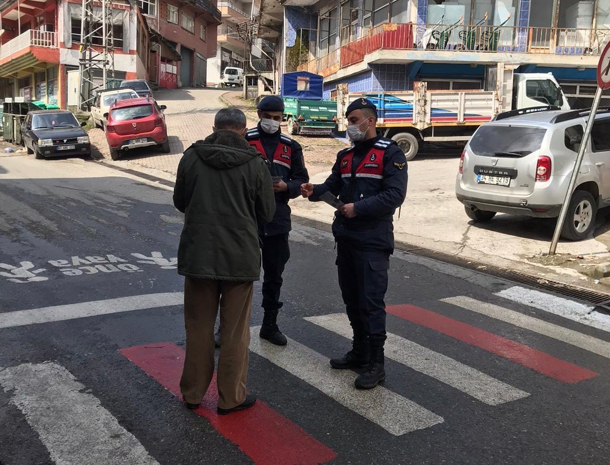Jandarma, Sürücüleri Hem Uyarıyor Hem Bilgilendiriyor
