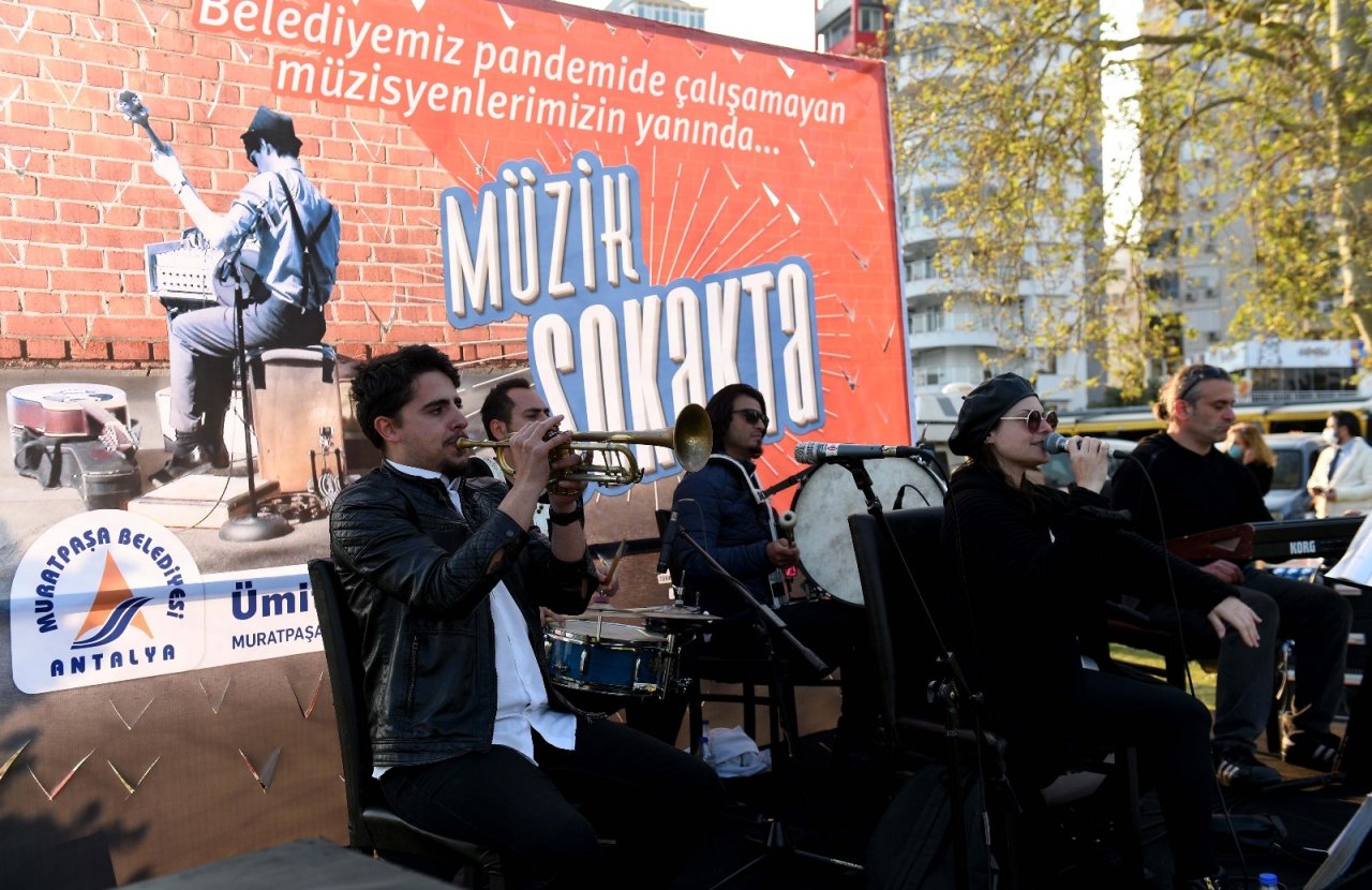 Muratpaşa Müziği Sokağa Taşıyor