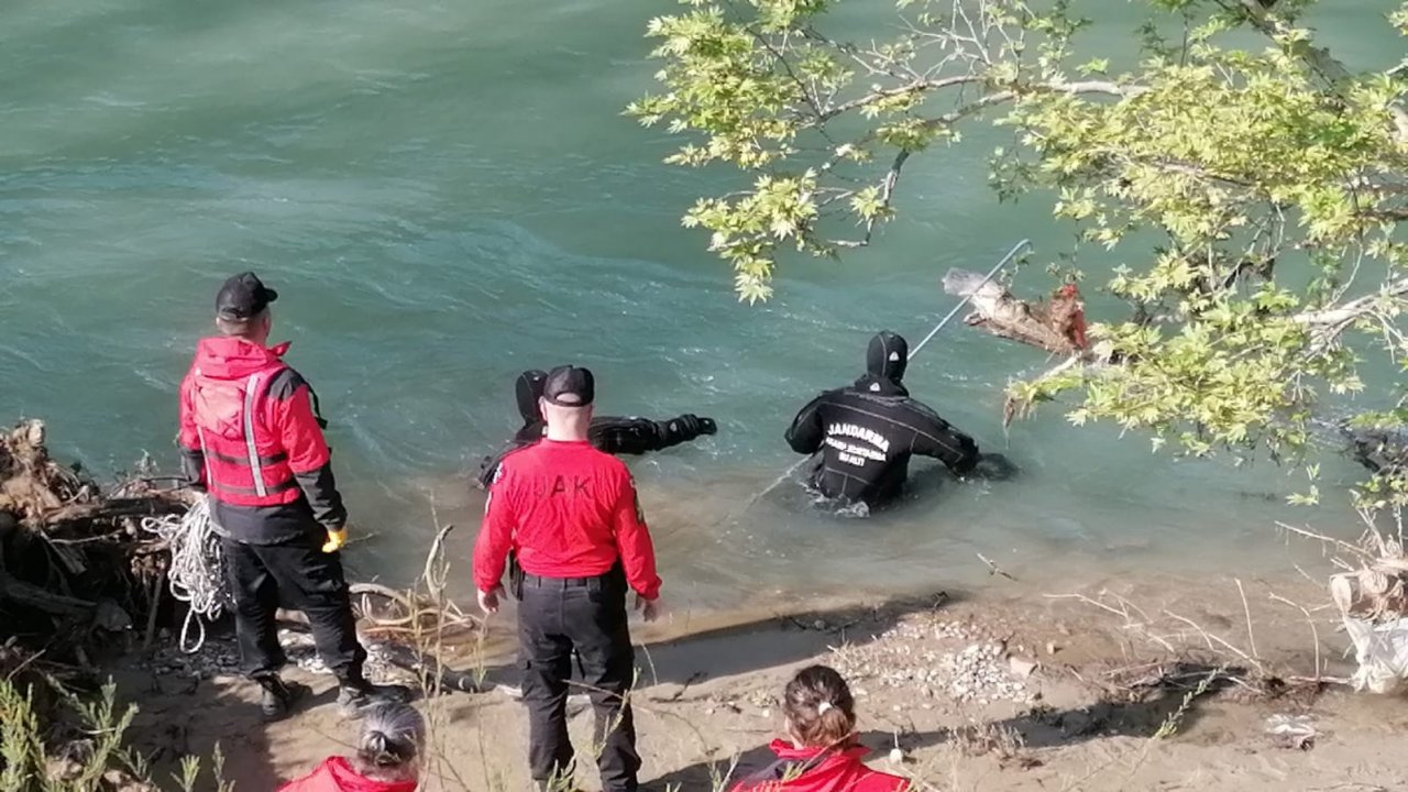 Ailesiyle Piknik Yapan 10 Yaşındaki Çocuk Her Yerde Aranıyor