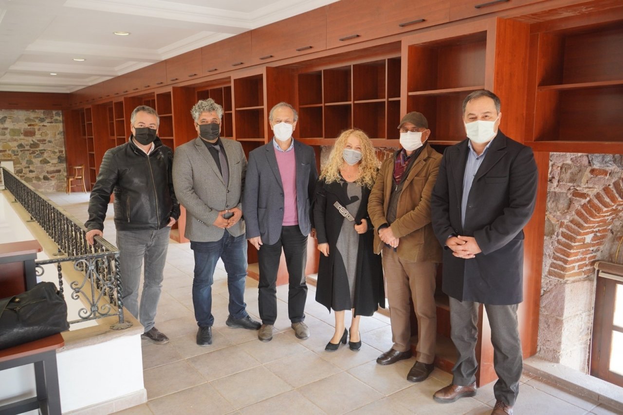 Ayvalık’ta Bekir Coşkun Kütüphanesi Açılış İçin Gün Sayıyor