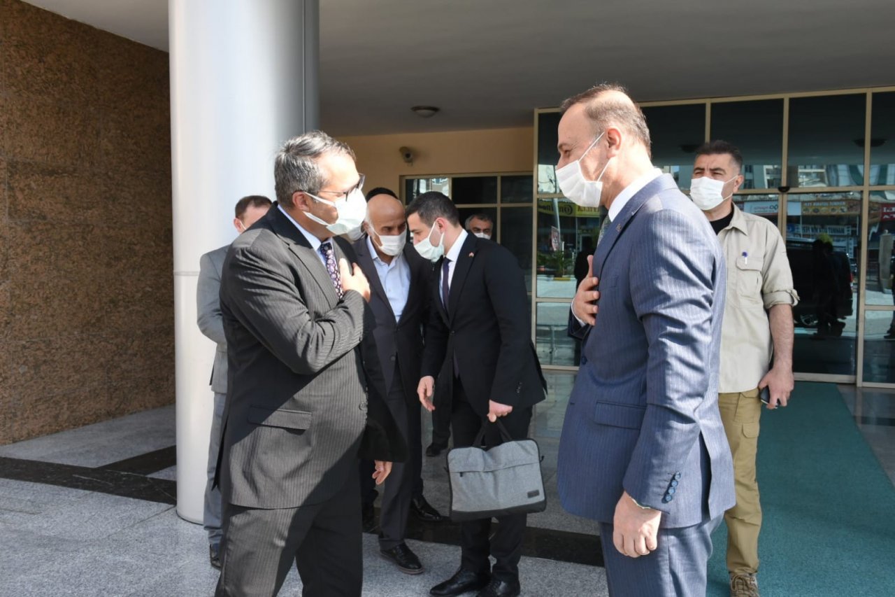 Büyükelçi Hazar İ̇brahim Vali Erin İle Görüştü