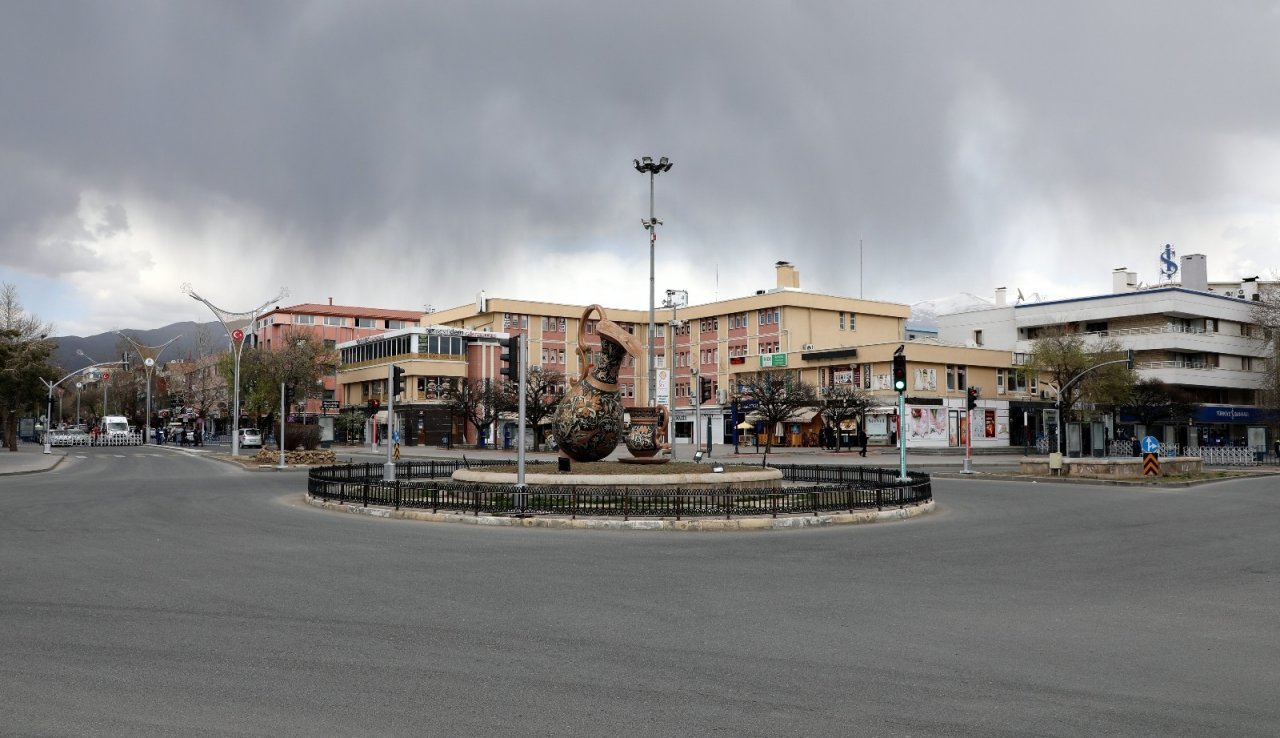 Erzincan’da Sokaklar Boş Kaldı