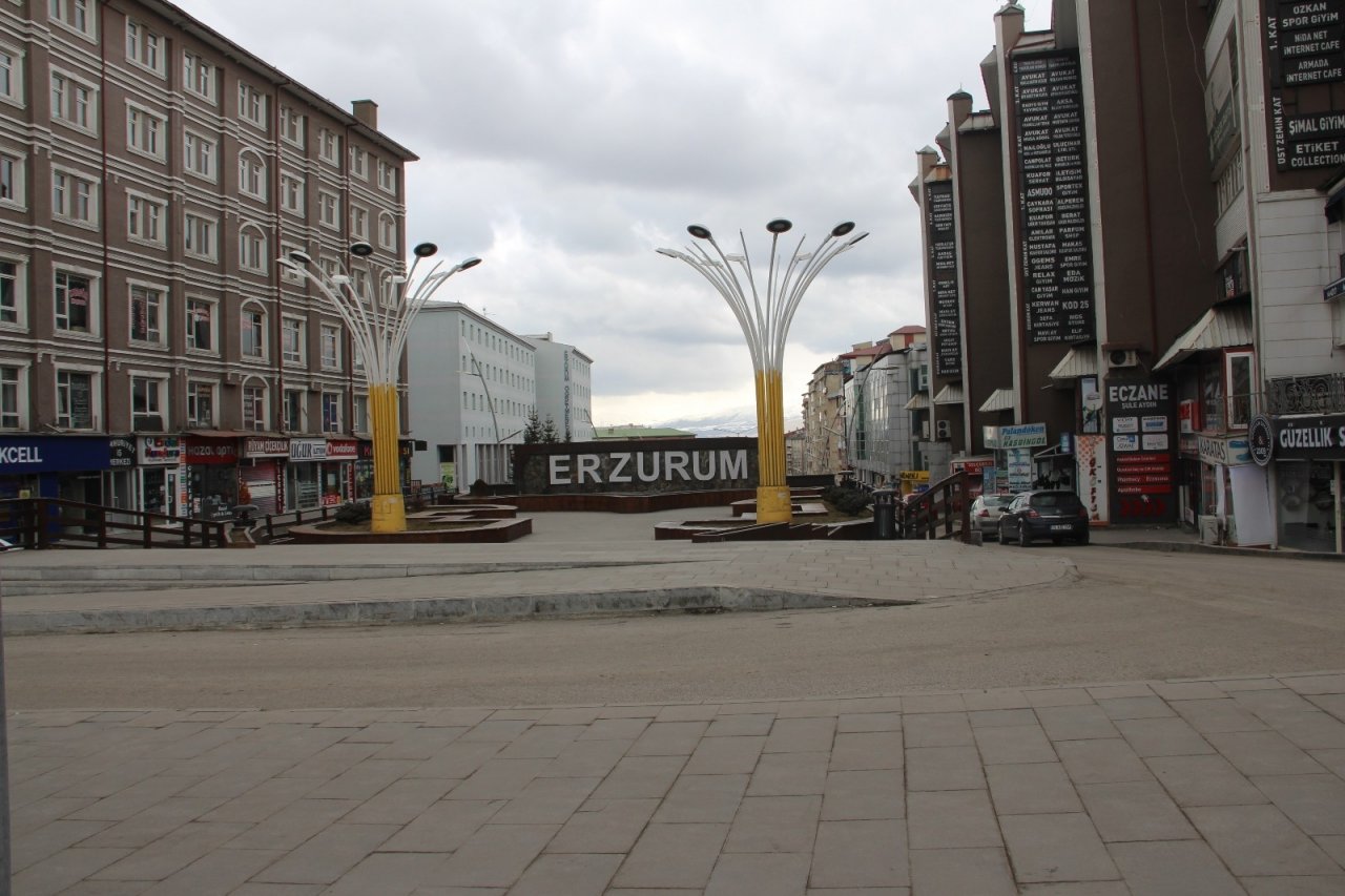 Erzurum’da Sokaklar Sessiz Kaldı