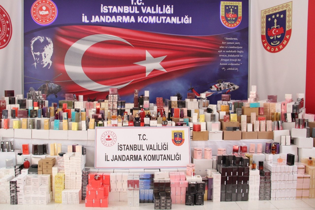 Jandarmadan Sahte Parfüm Operasyonu:20 Bin Şişe Sahte Parfüm Ele Geçirildi