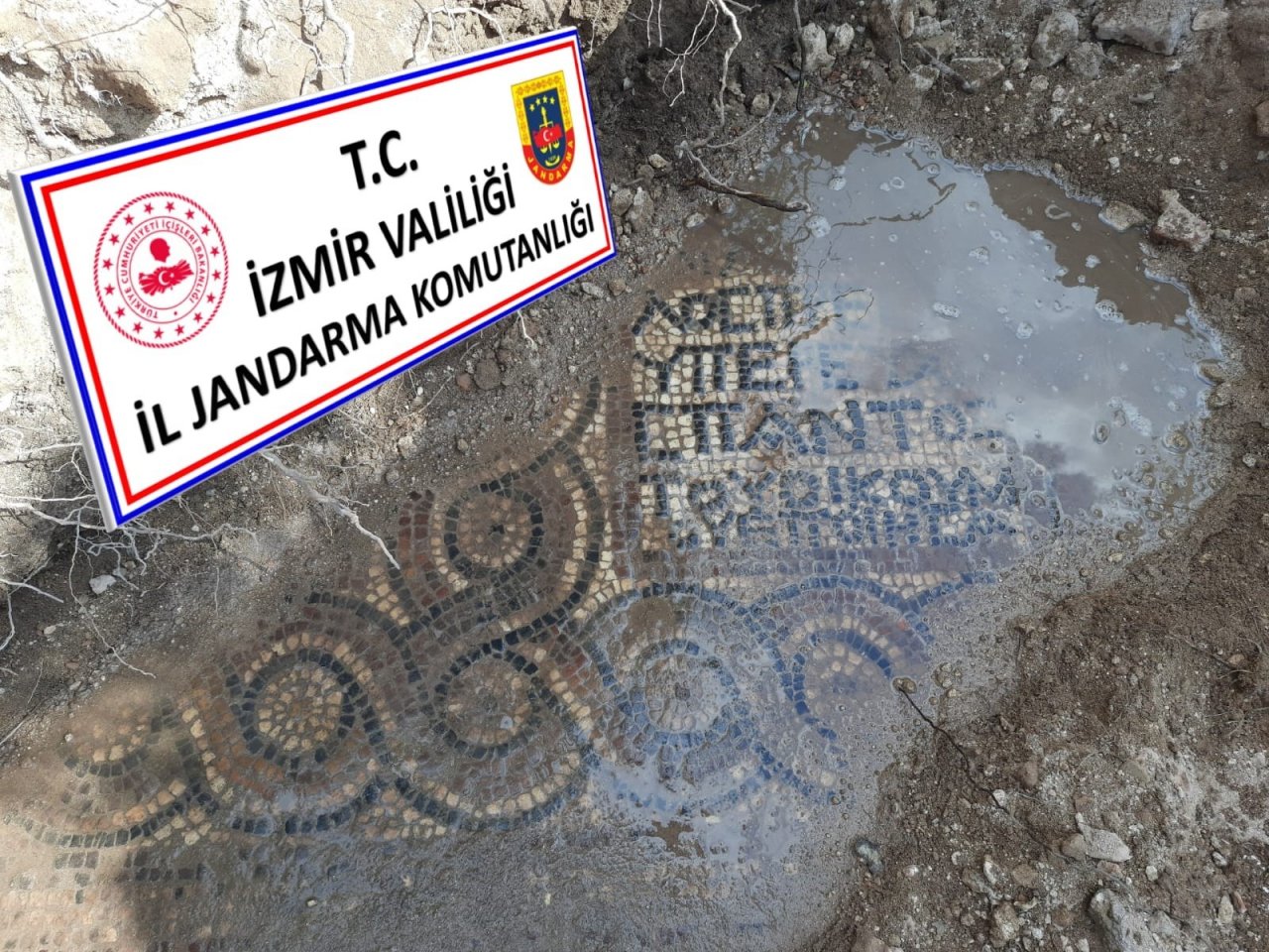 İ̇zmir’de Kaçak Kazı Operasyonunda Bin 500 Yıllık Mozaik Ve Manastır Bulundu