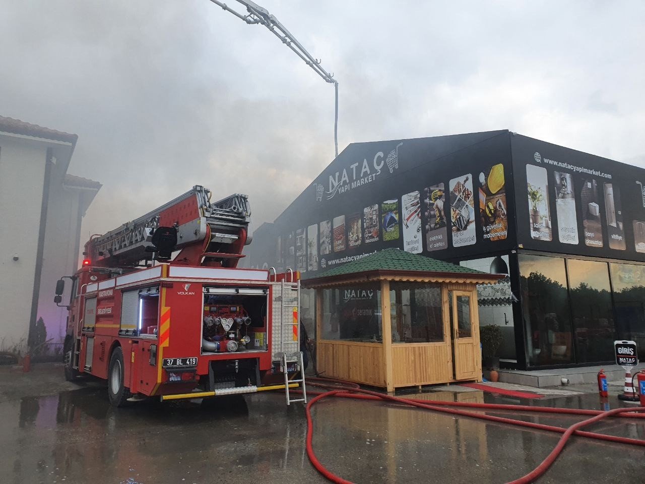 Kastamonu’da Yapı Malzemesi Fabrikasında Yangın