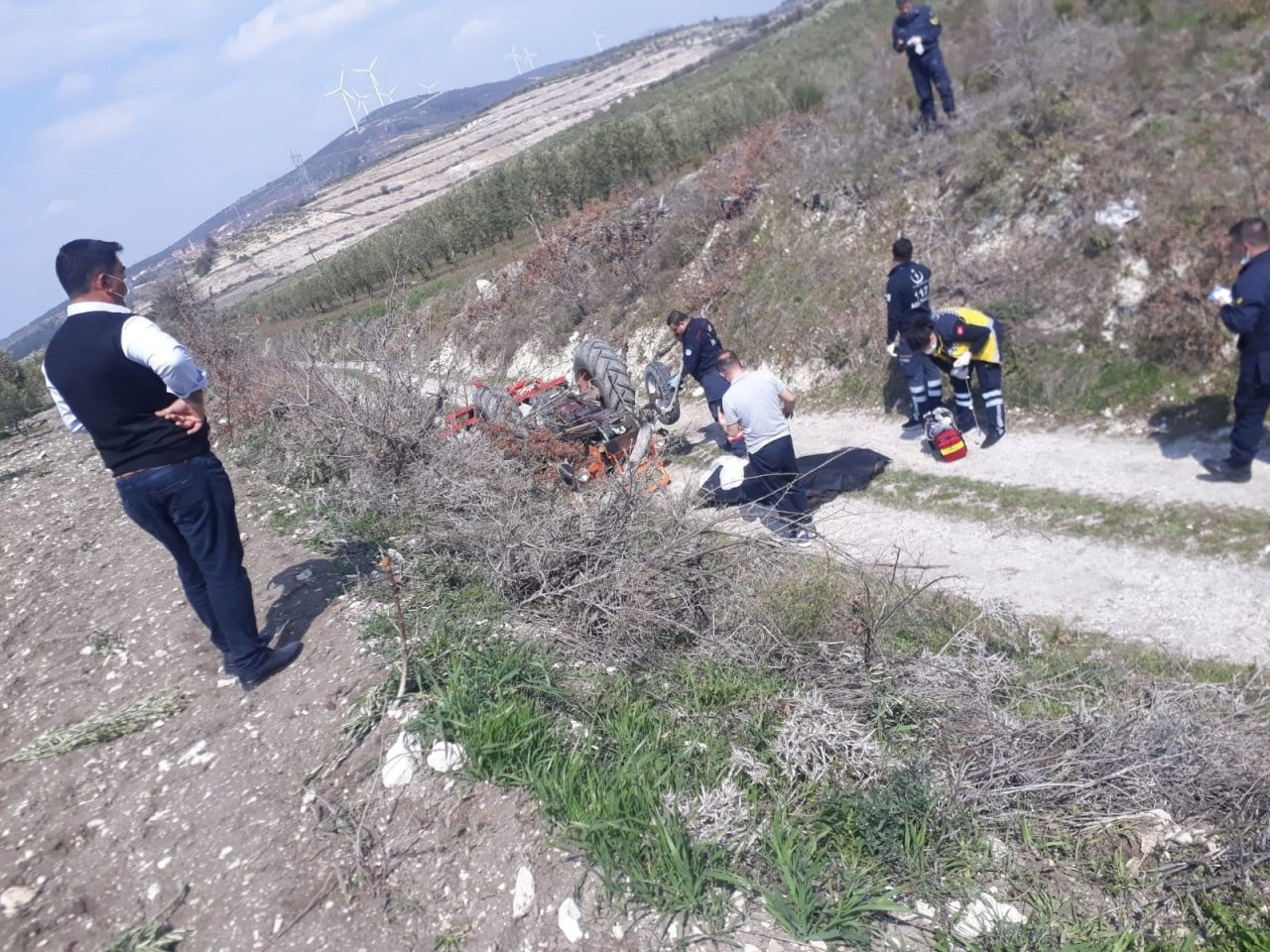 Devrilen Traktörün Altında Kalan Sürücü Öldü
