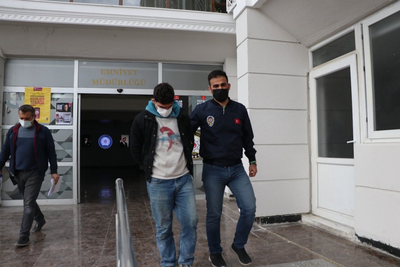 15 Saat İçinde 2 Kapkaç, 1 Gasp Yaptı