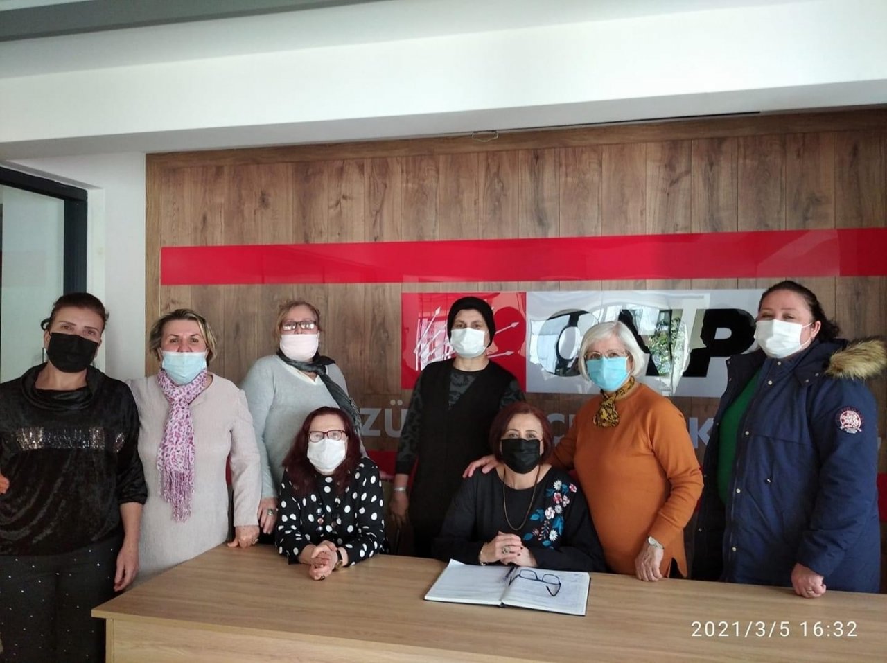 Chp Kadın Kolları Başkanı Ve Yönetim Kurulu Üyeleri Görevden Alındı