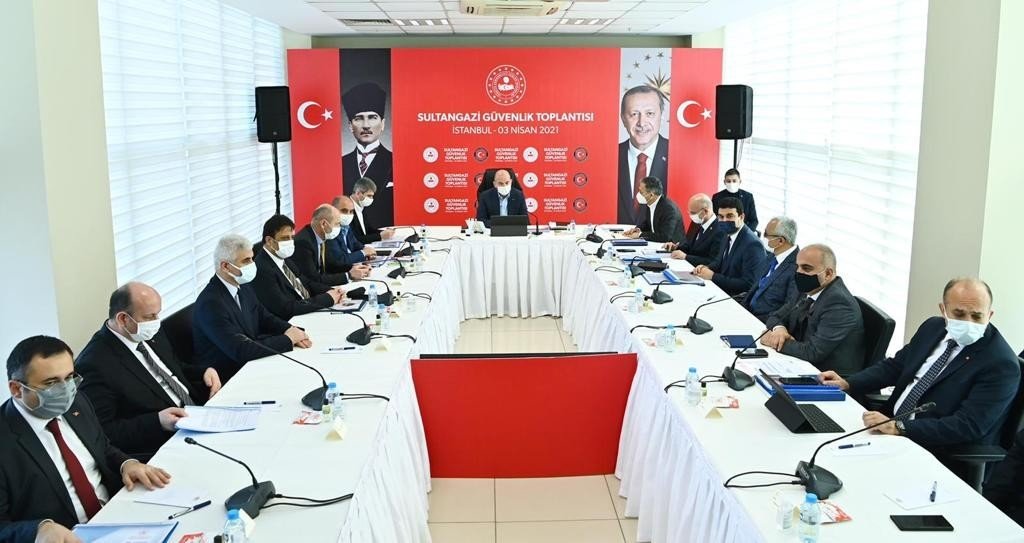 İ̇çişleri Bakanı Soylu, Sultangazi Güvenlik Toplantısına Katıldı