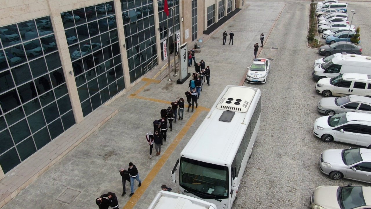 Uşak’ta Uyuşturucu Satıcılarına Ağır Darbe; 19 Gözaltı