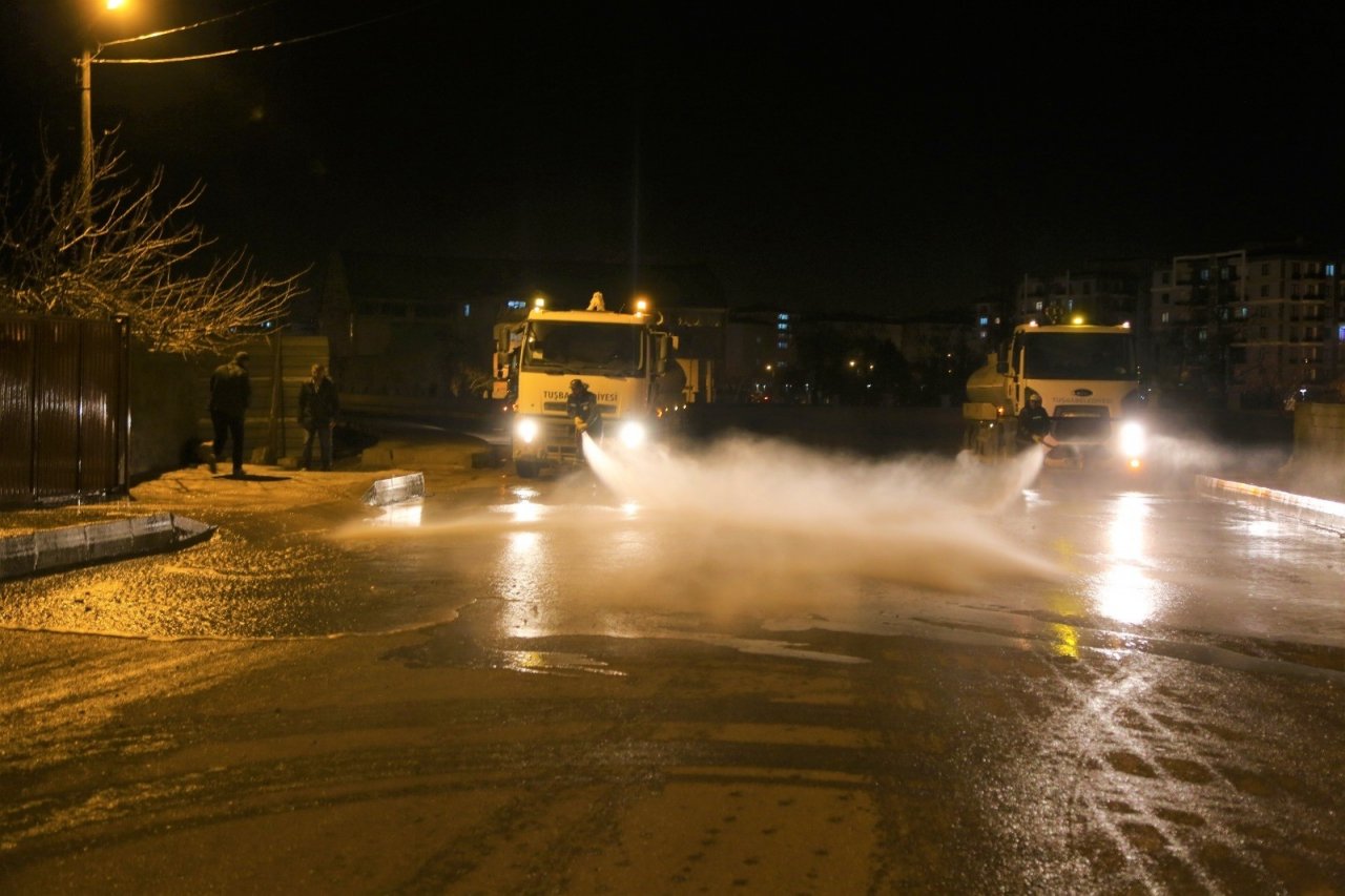 Tuşba Belediyesi Sokağa Çıkma Kısıtlamasını Fırsata Çevirdi