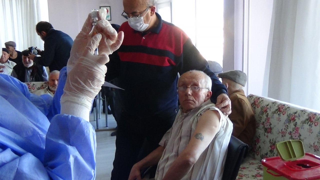 Burdur’da 83 Bin 85 Kişi Aşı Oldu