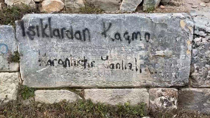 İ̇znik’te Tarihe Saygısızlık
