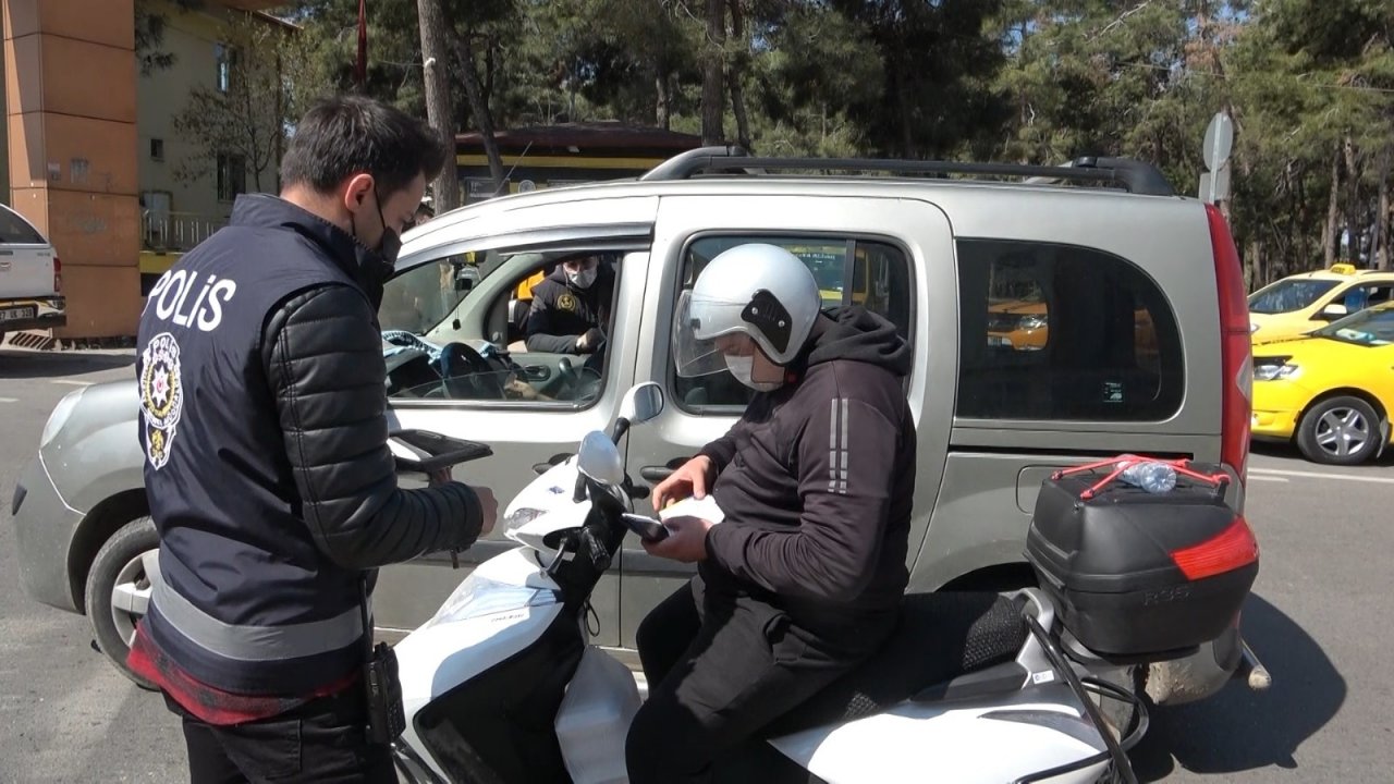 Kırmızıya Dönen Gaziantep’te Denetimler Sürüyor