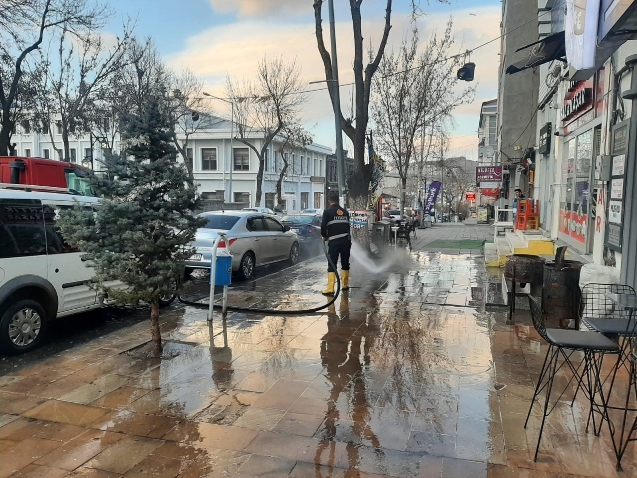 Kars’ta Belediyeden Bahar Temizliği