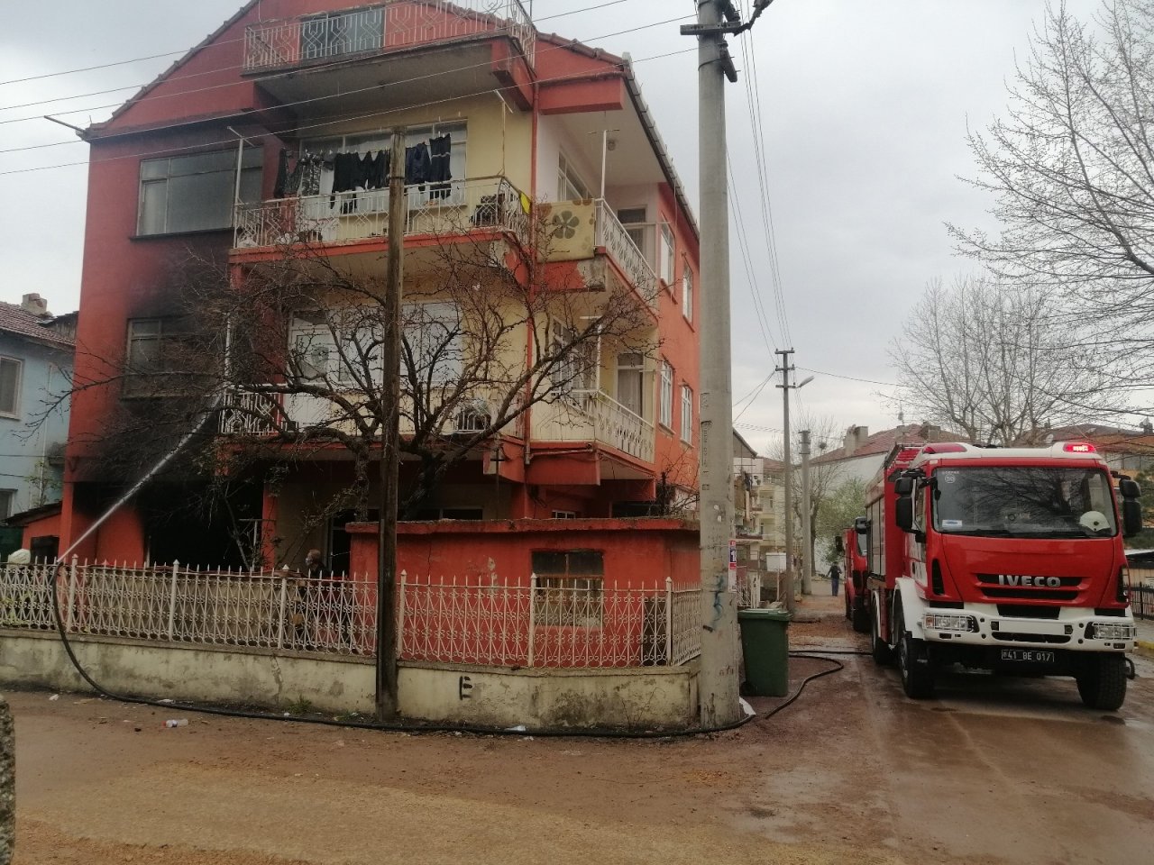Elindeki Sigara İle Uyuyunca Yangın Çıkı