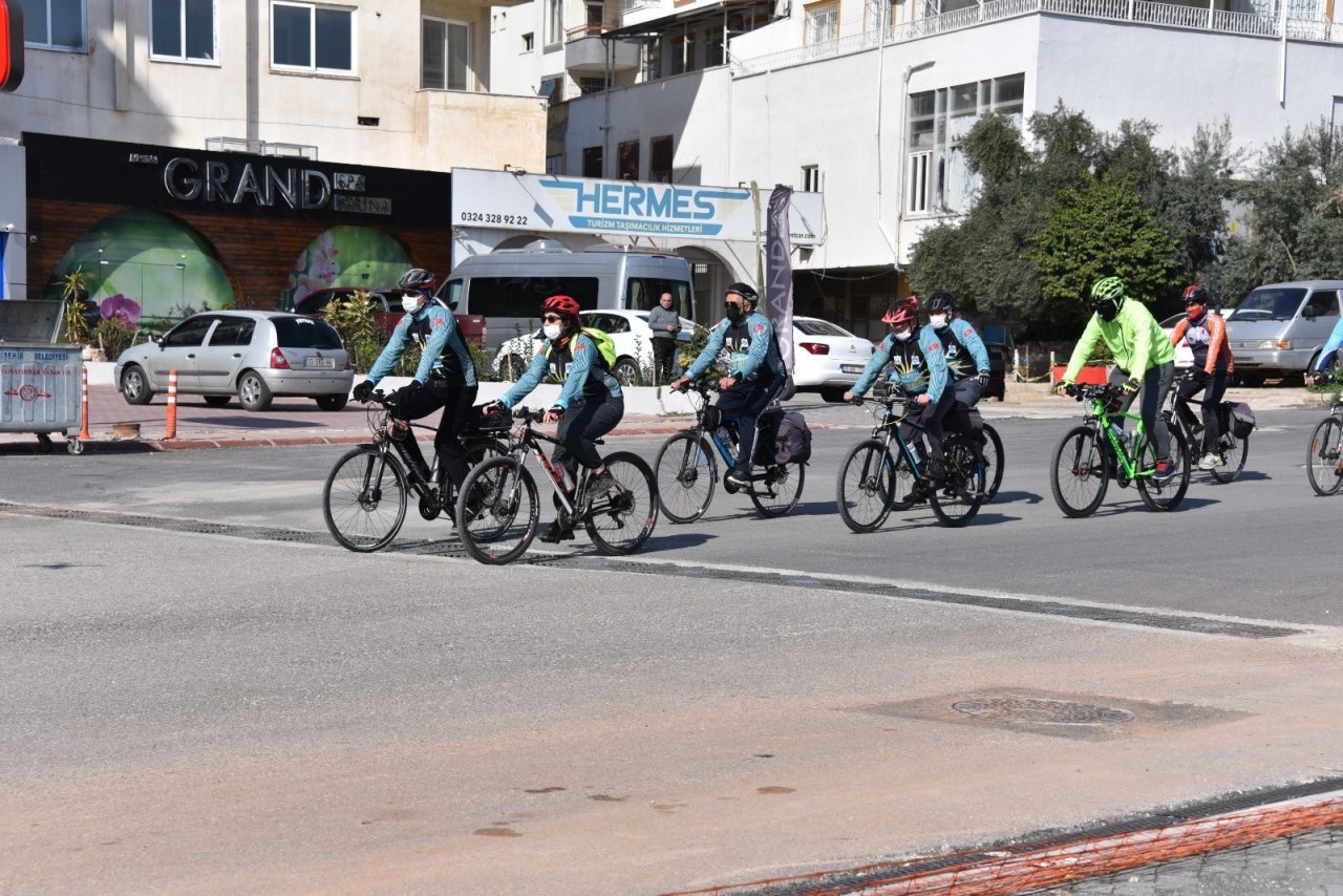 Mersin’de Yağmursuyu Şebeke Ve Izgara Giderleri Temizlenerek Yenileniyor