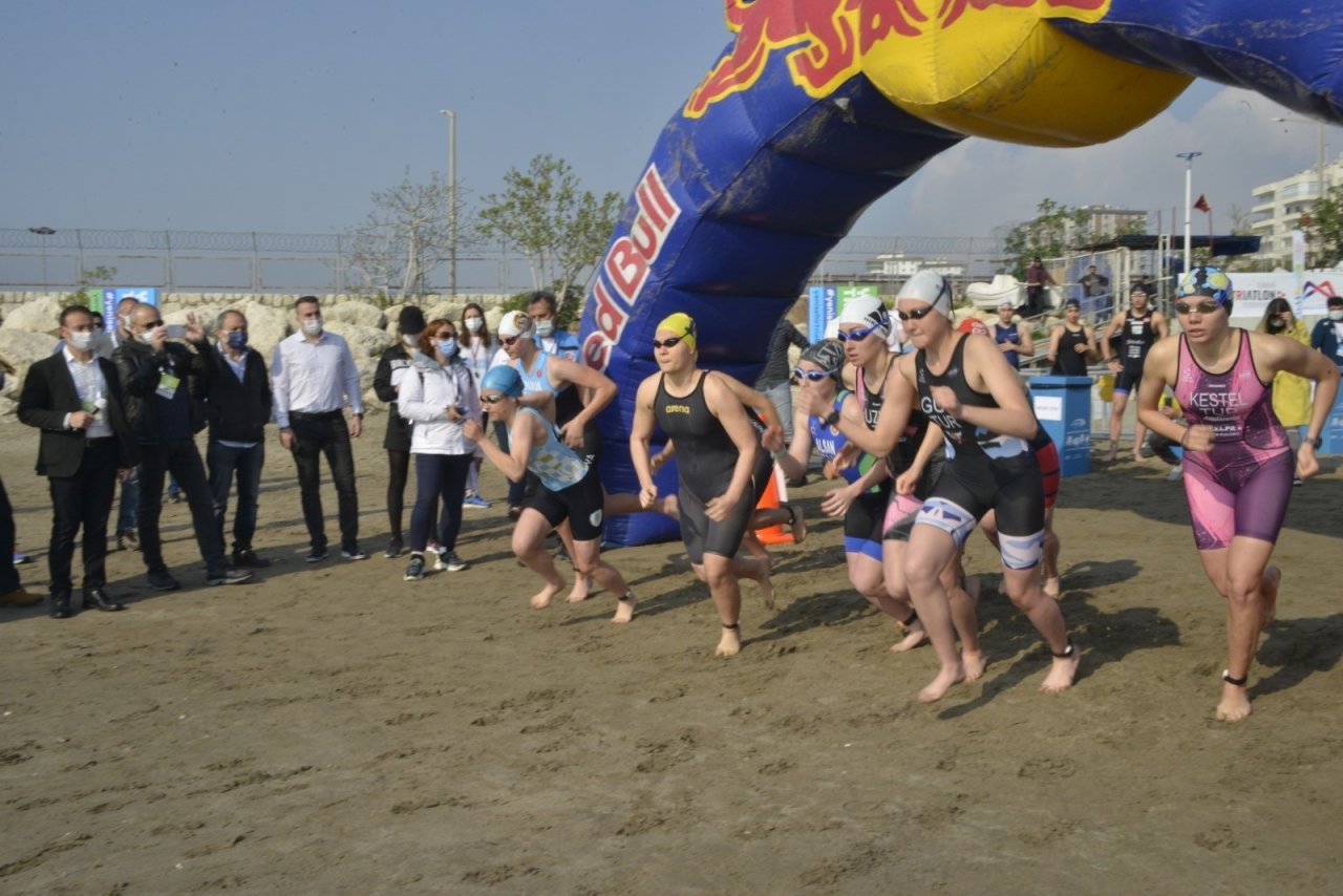 Mersin’de Triatlon Heyecanı