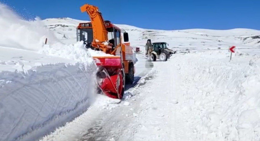 Palandöken Geçidi Ulaşıma Açıldı