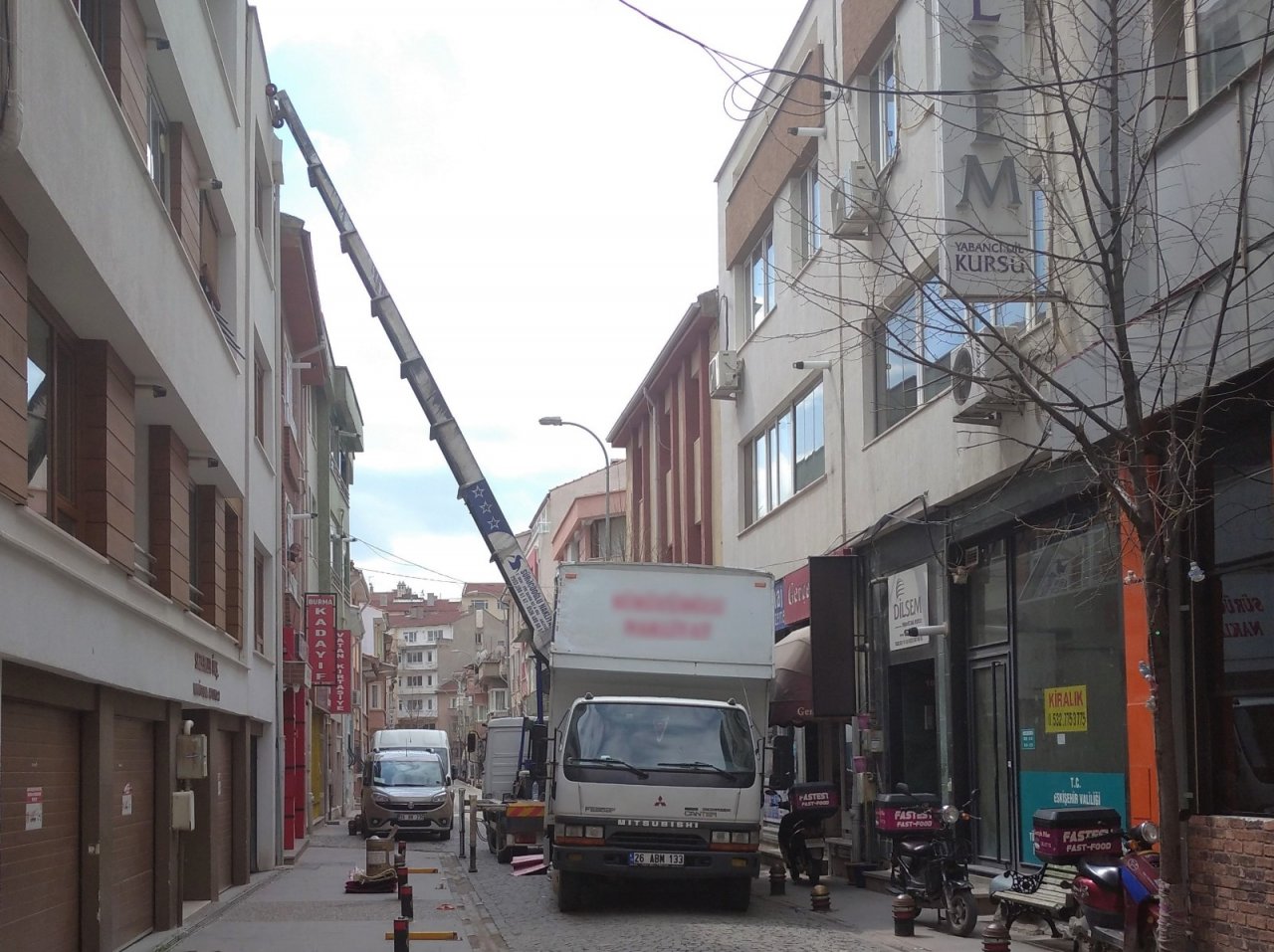 Kısıtlamalar Ev Taşıyacaklara Fırsat Oldu