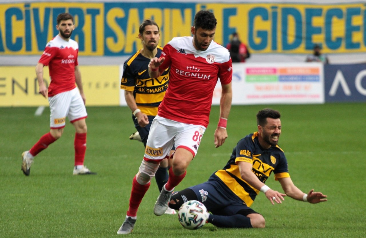 Süper Lig: Mke Ankaragücü:0 Fraport Tav Antalyaspor:0 (i̇lk Yarı)