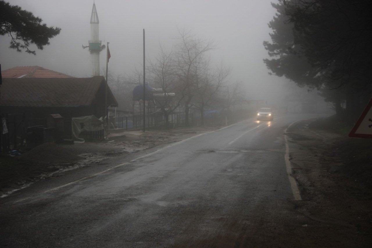 Kazdağları’nda Sis Ve Yağışlı Hava Trafiği Olumsuz Etkiliyor