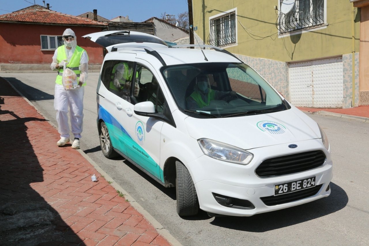 Odunpazarı’ndan Karantina Altındaki Vatandaşlara İki Öğün Sıcak Yemek