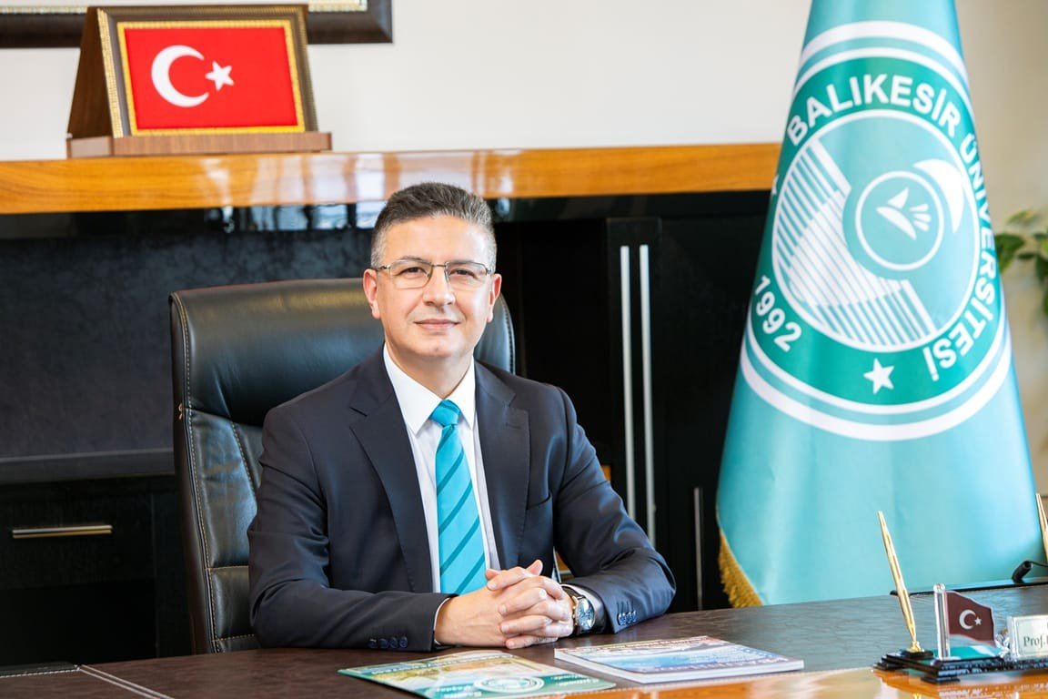 Rektör İ̇lter Kuş’tan 104 Amirale Tepki