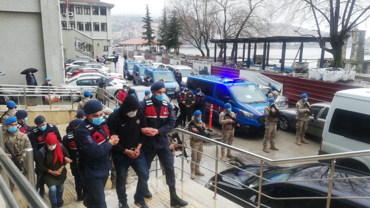 Zonguldak’taki Vahşi Cinayette Üvey Anne, Baba Ve Öz Kardeş Tutuklandı
