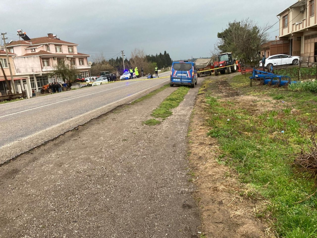 Motosikletiyle Kamyonetin Altında Kalan Genç Kız Hayatını Kaybetti