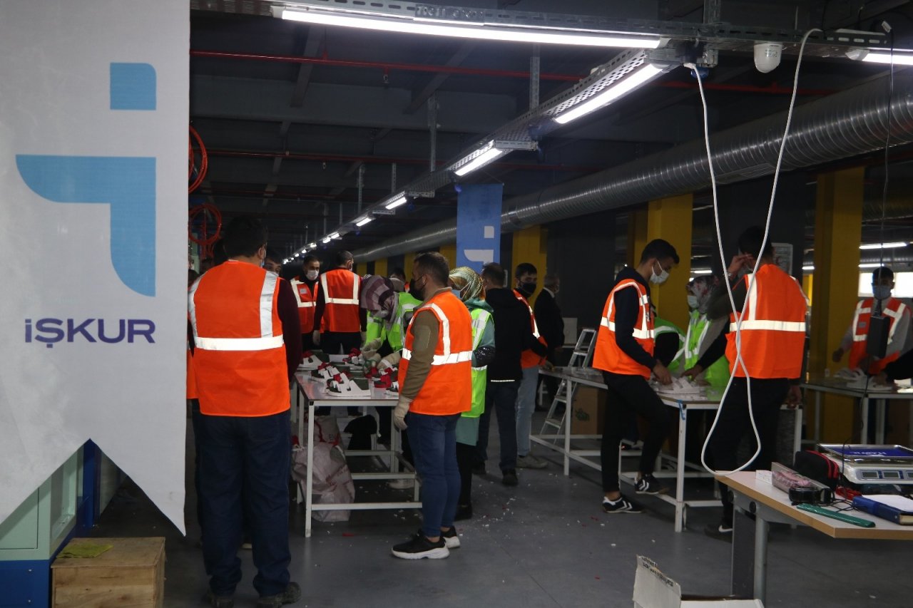 İ̇şkur Tekstil Sektörüne İstihdam Desteği Devam Ediyor