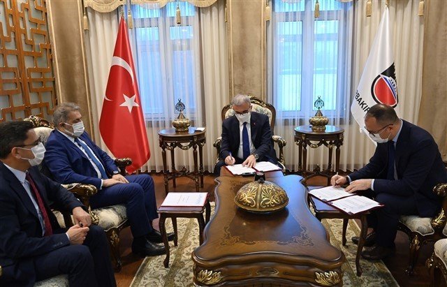 Diyarbakır Valisi Karaloğlu’ndan Çocuklara Gezici Kütüphane Sözü