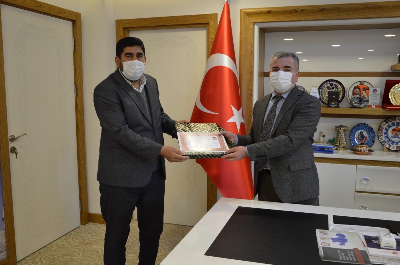 Başkandan Gassallara Teşekkür Belgesi